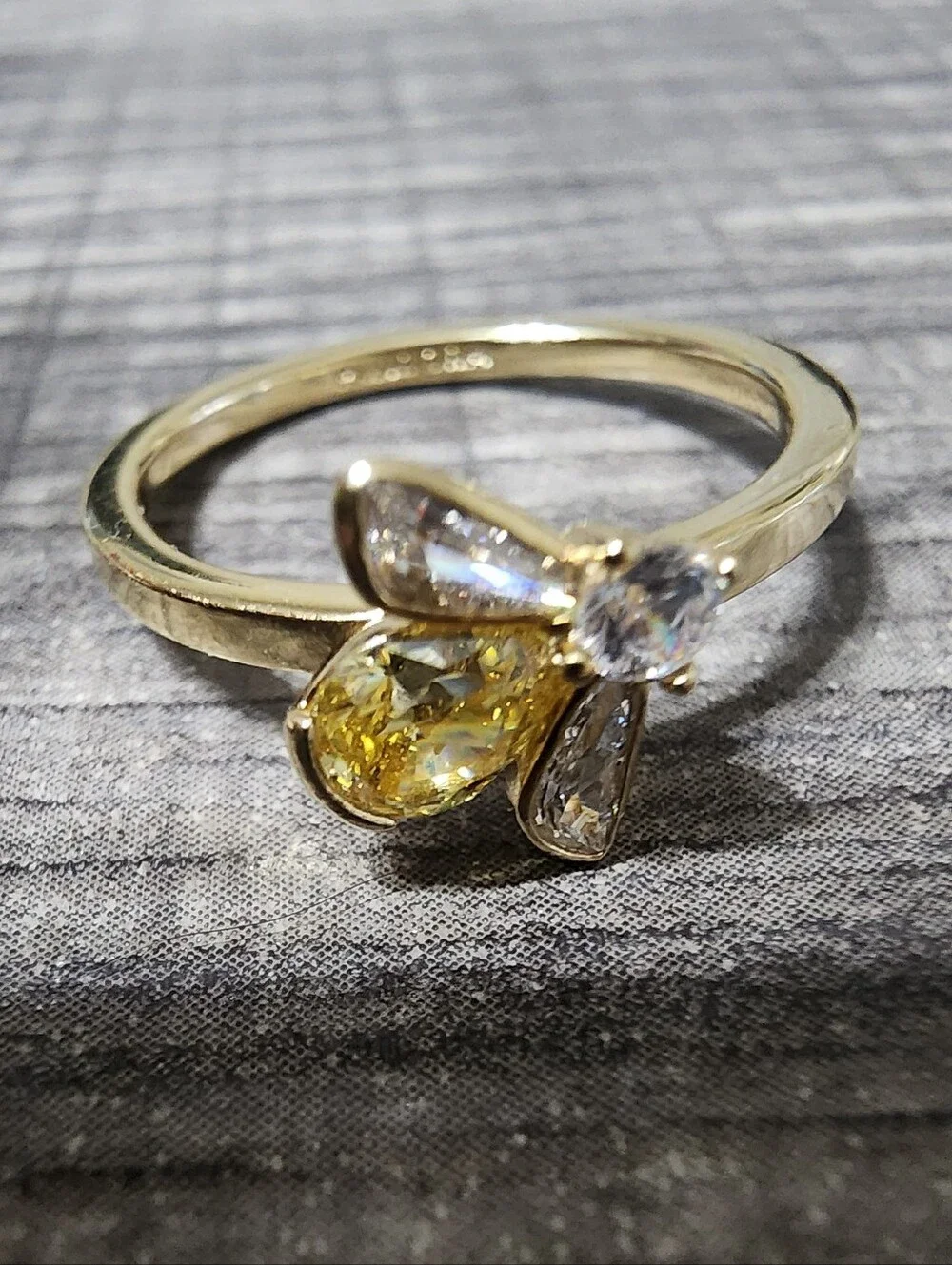 Pandora Honey Bee Ring